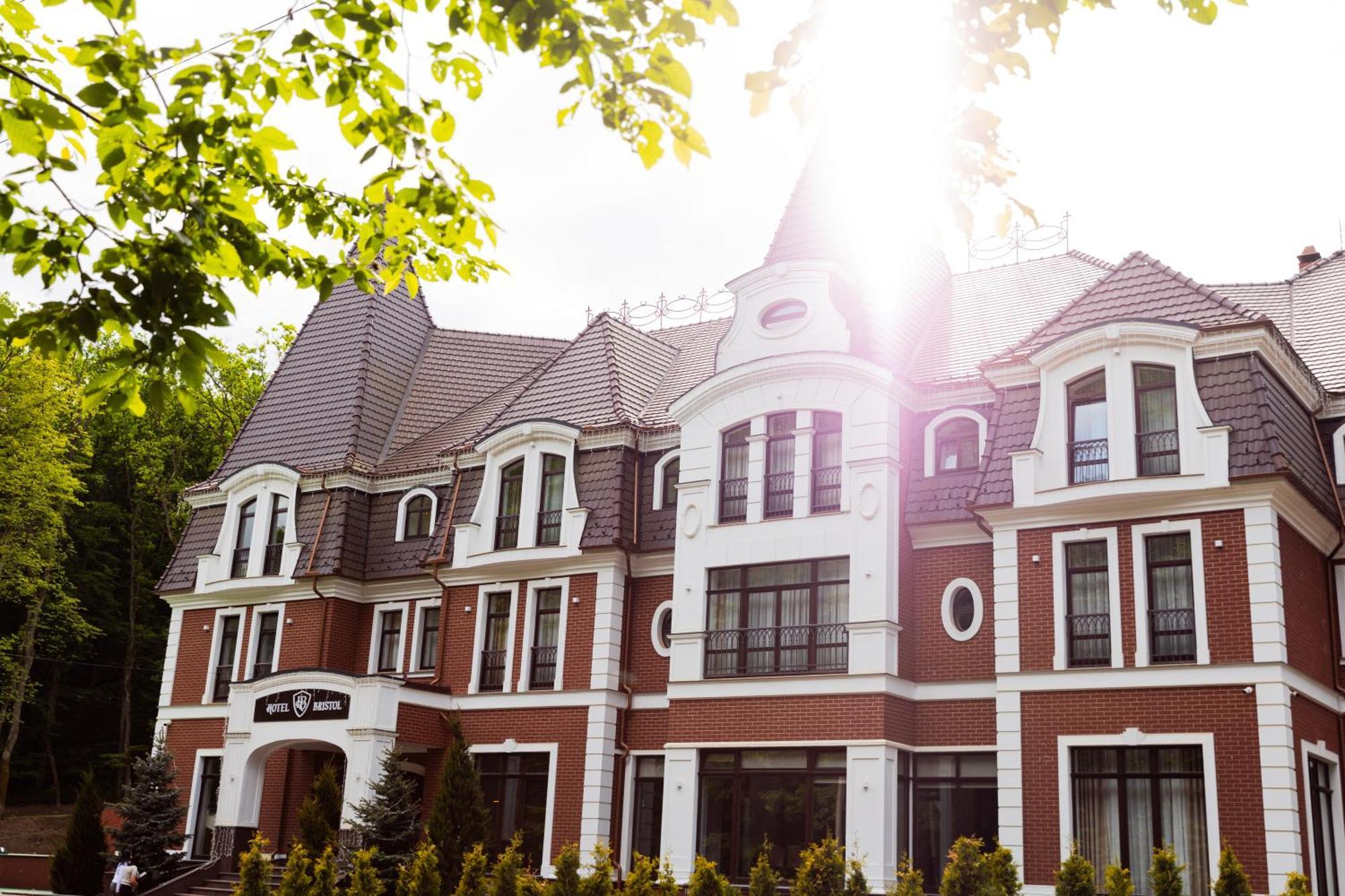 Park Hotel Bristol Ужгород Екстер'єр фото